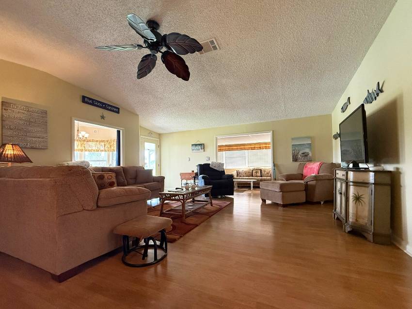 8111 Buena Vista Dr N a Ellenton, FL Mobile or Manufactured Home for Sale